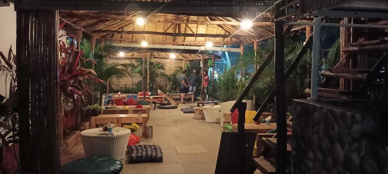 Red Monkeys Hostel Arambol Exteriör bild